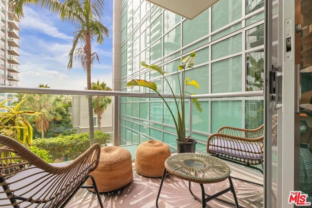 13700 Marina Pointe Drive #415 Marina del Rey, CA 90292