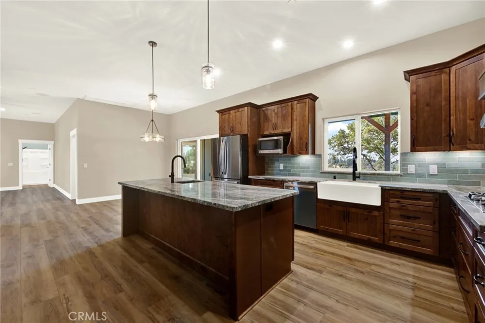 1690 BEND LANE Paradise, CA 95963
