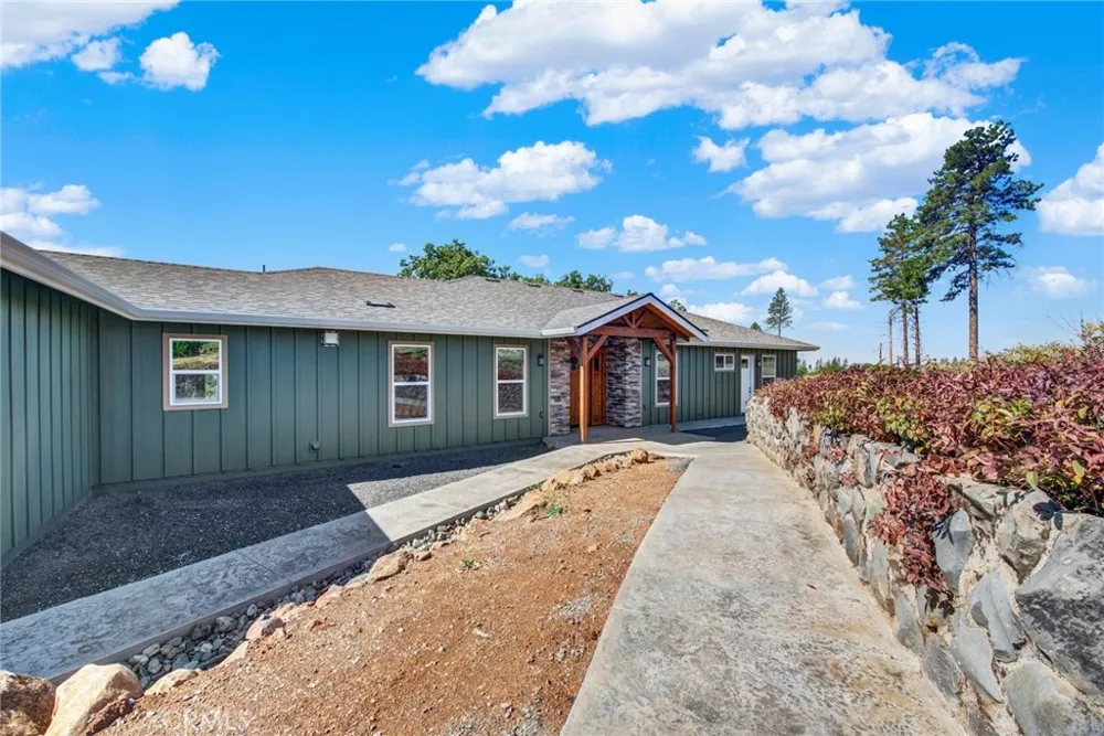 1690 BEND LANE Paradise, CA 95963