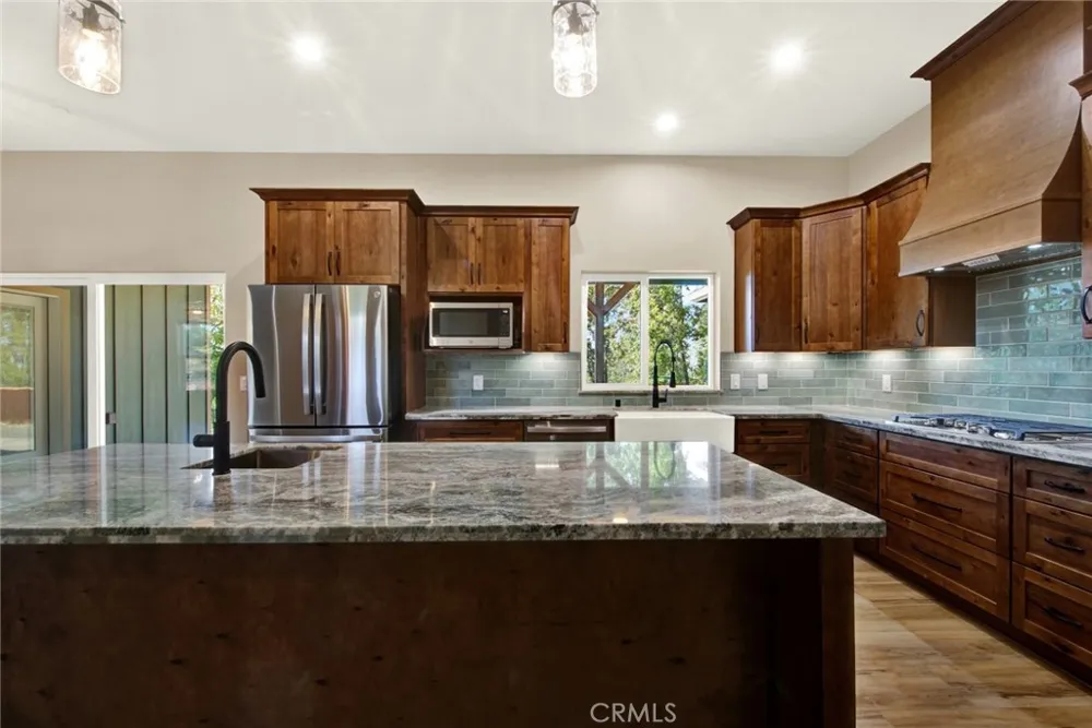 1690 BEND LANE Paradise, CA 95963
