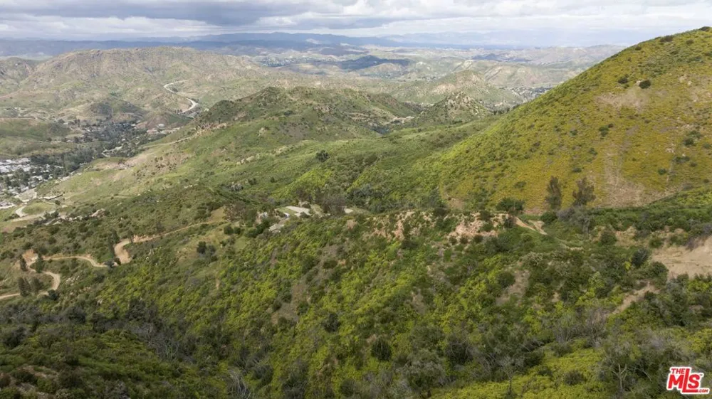 30884 Mulholland Highway Agoura Hills, CA 91301