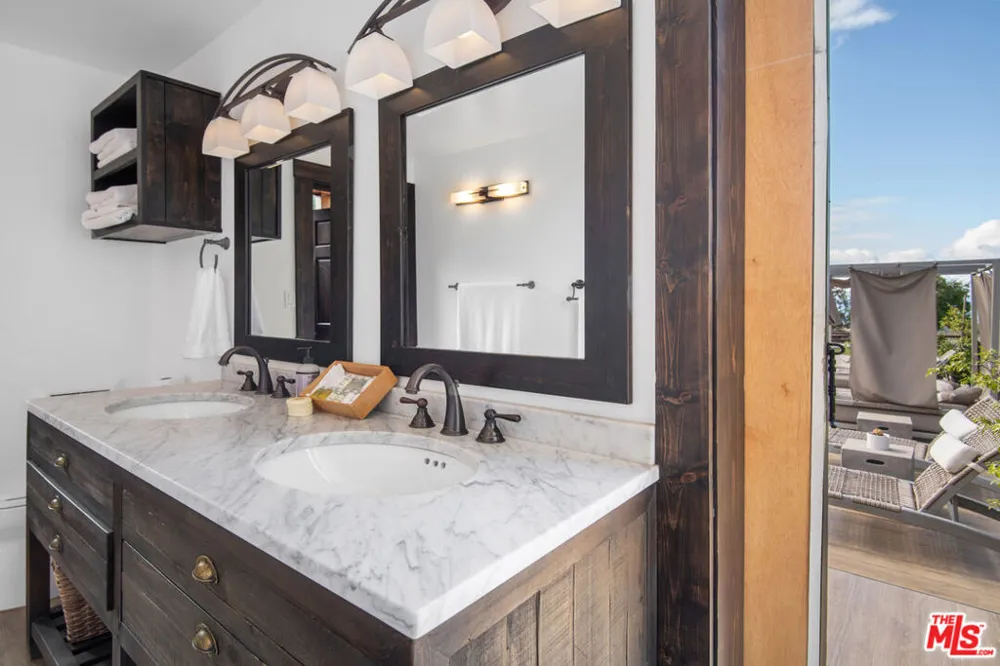 30884 Mulholland Highway Agoura Hills, CA 91301
