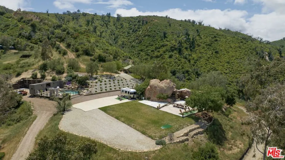 30884 Mulholland Highway Agoura Hills, CA 91301