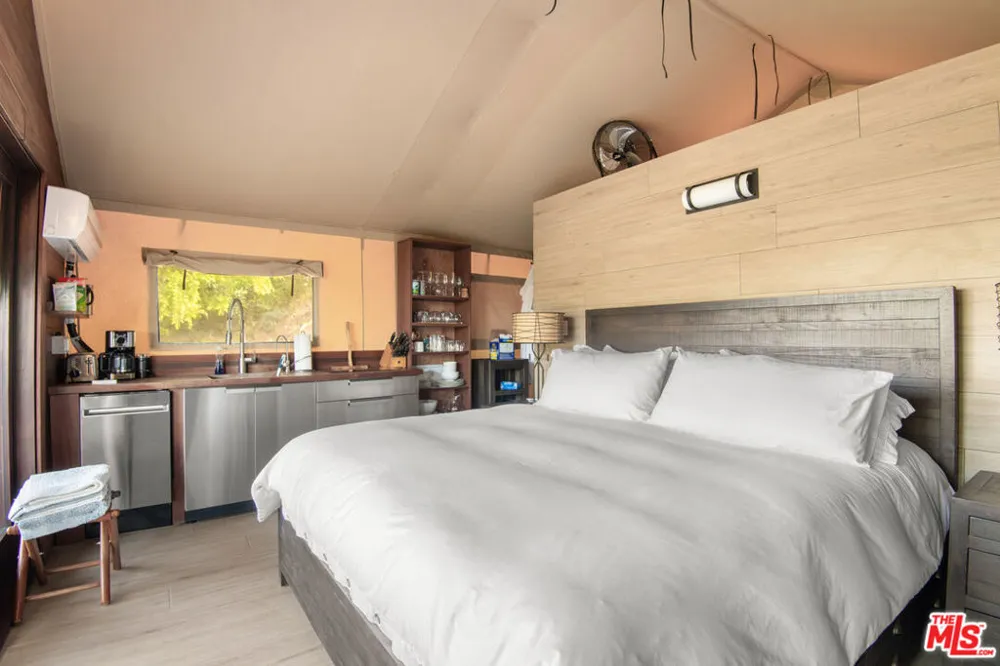 30884 Mulholland Highway Agoura Hills, CA 91301