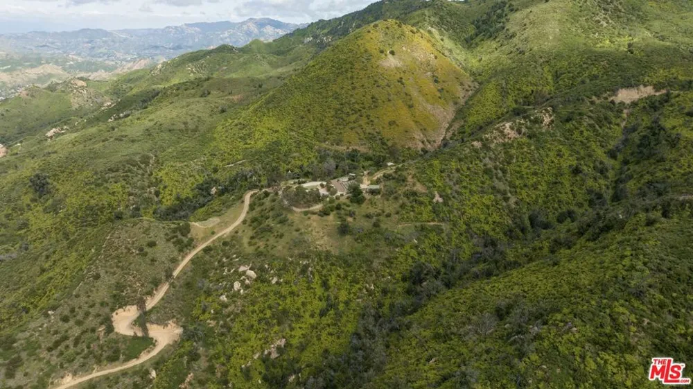 30884 Mulholland Highway Agoura Hills, CA 91301