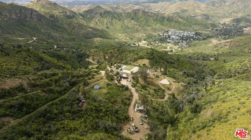 30884 Mulholland Highway Agoura Hills, CA 91301