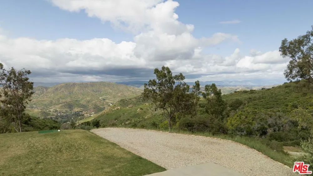 30884 Mulholland Highway Agoura Hills, CA 91301