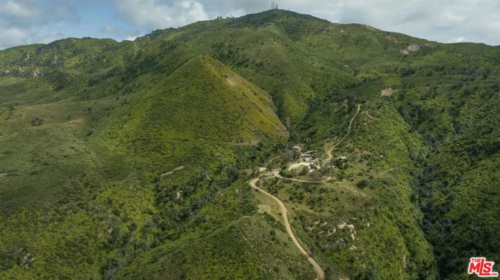 30884 Mulholland Highway Agoura Hills, CA 91301
