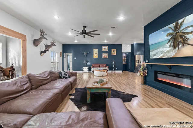 1591 Leissner School Seguin, TX 78155