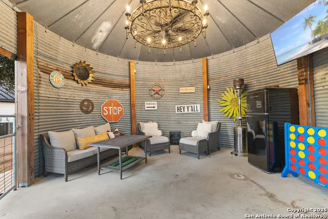 1591 Leissner School Seguin, TX 78155
