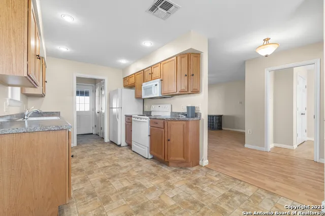 1591 Leissner School Seguin, TX 78155