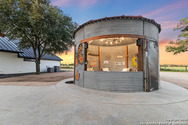1591 Leissner School Seguin, TX 78155