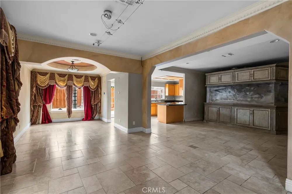 17779 Merridy Northridge, CA 91325