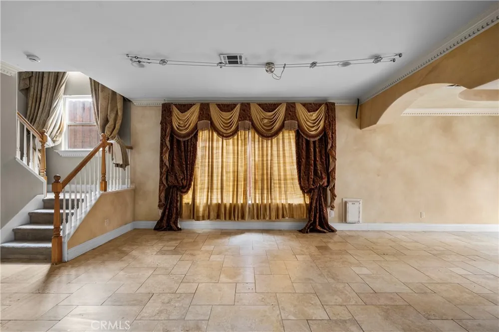 17779 Merridy Northridge, CA 91325