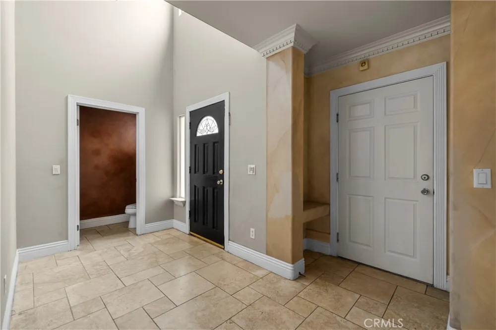 17779 Merridy Northridge, CA 91325