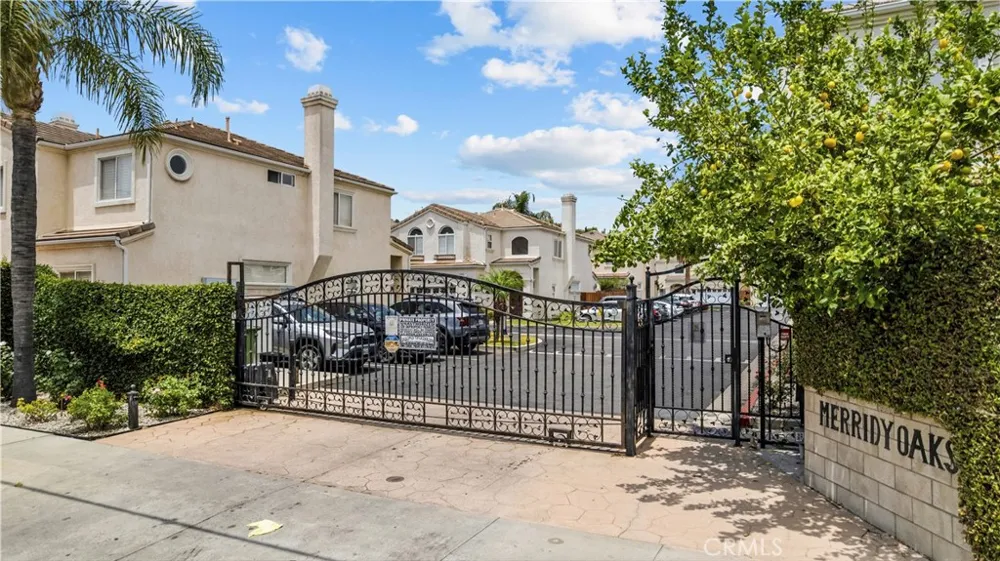 17779 Merridy Northridge, CA 91325