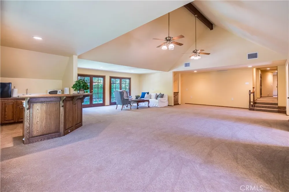 375 Berkshire Avenue La Canada Flintridge, CA 91011