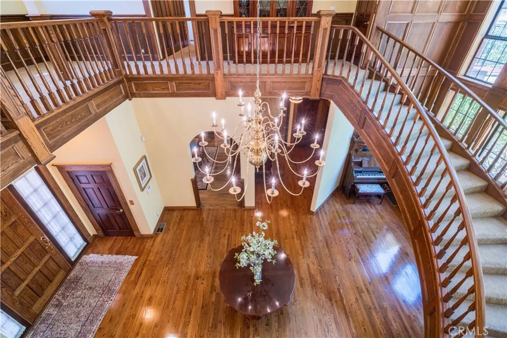 375 Berkshire Avenue La Canada Flintridge, CA 91011