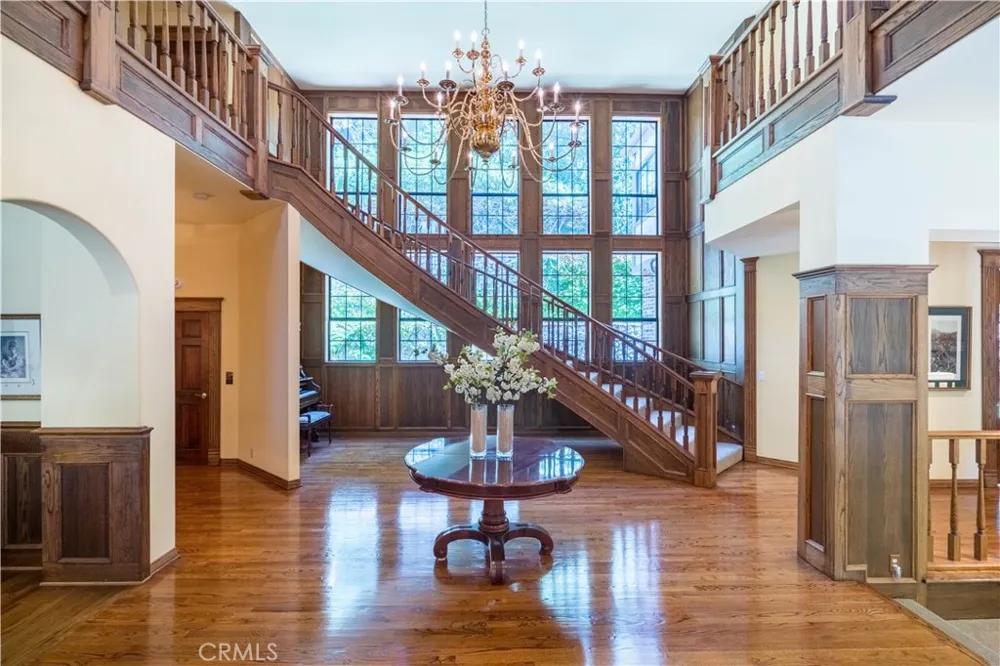 375 Berkshire Avenue La Canada Flintridge, CA 91011