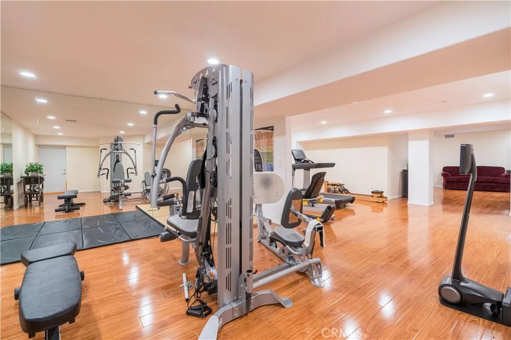 375 Berkshire Avenue La Canada Flintridge, CA 91011