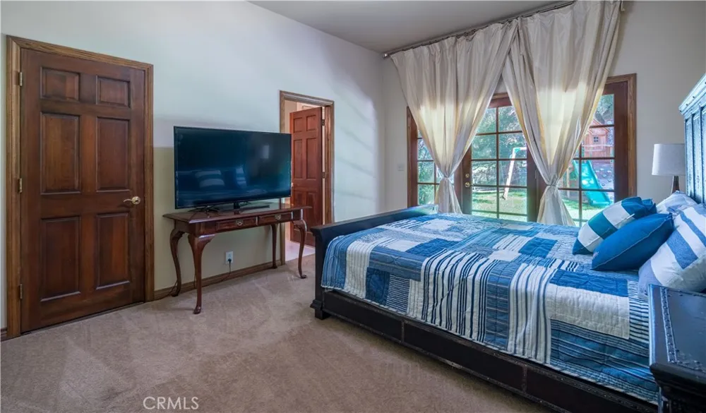 375 Berkshire Avenue La Canada Flintridge, CA 91011