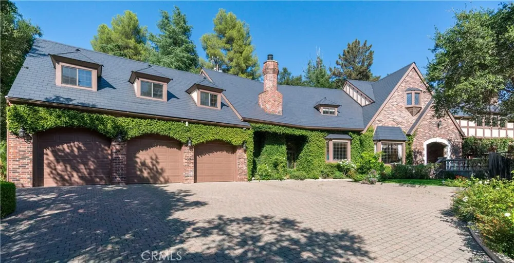 375 Berkshire Avenue La Canada Flintridge, CA 91011