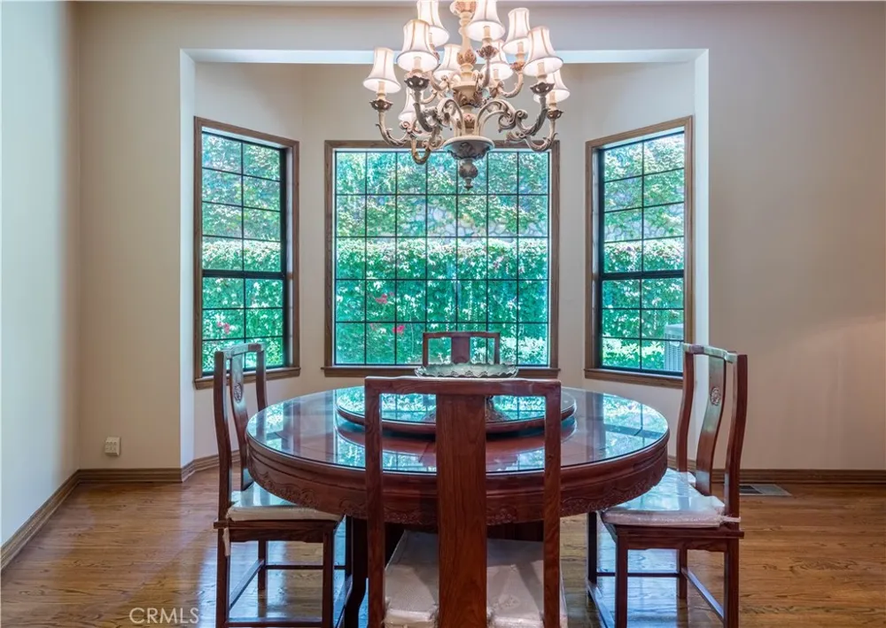 375 Berkshire Avenue La Canada Flintridge, CA 91011