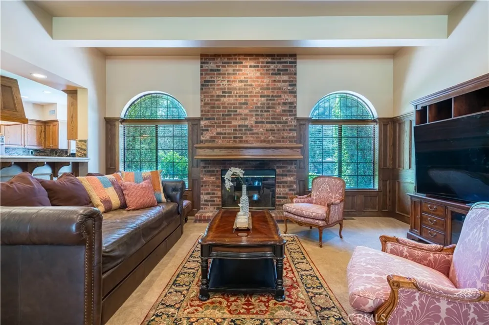 375 Berkshire Avenue La Canada Flintridge, CA 91011