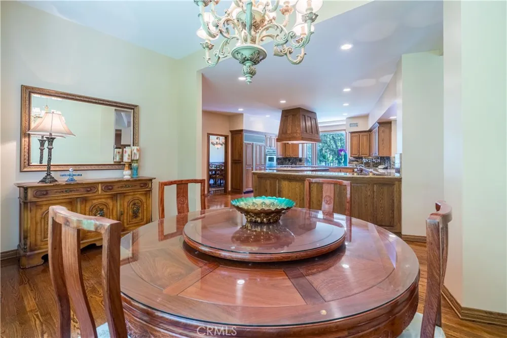 375 Berkshire Avenue La Canada Flintridge, CA 91011