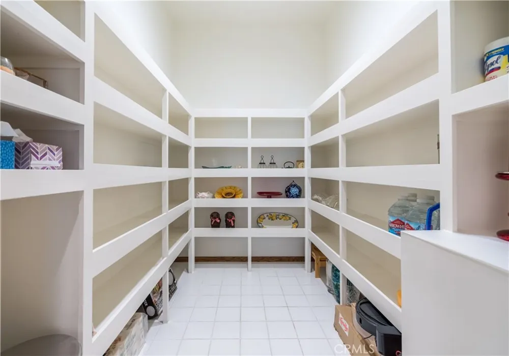 375 Berkshire Avenue La Canada Flintridge, CA 91011