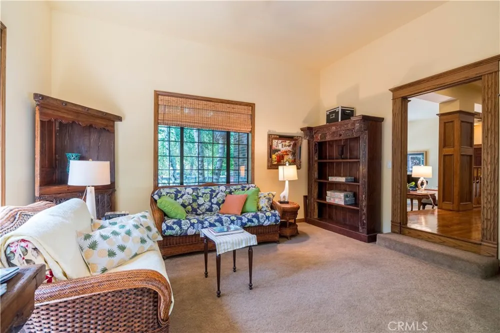 375 Berkshire Avenue La Canada Flintridge, CA 91011