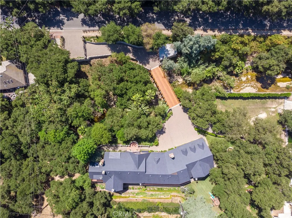 375 Berkshire Avenue La Canada Flintridge, CA 91011