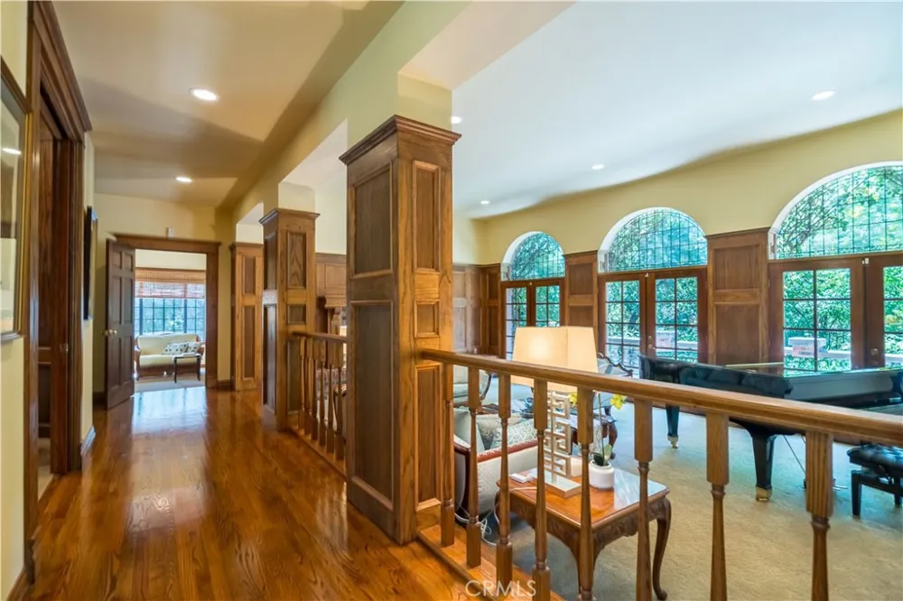 375 Berkshire Avenue La Canada Flintridge, CA 91011