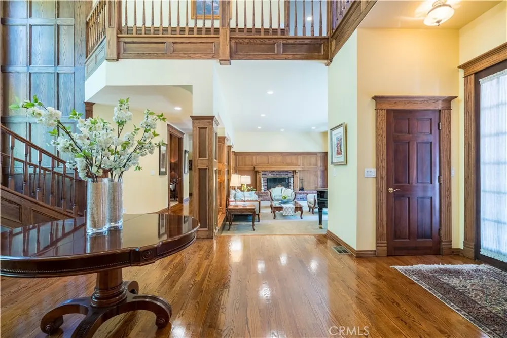 375 Berkshire Avenue La Canada Flintridge, CA 91011