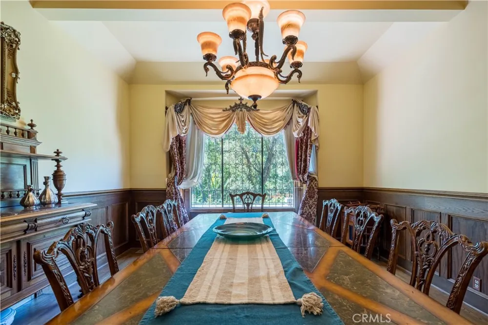 375 Berkshire Avenue La Canada Flintridge, CA 91011