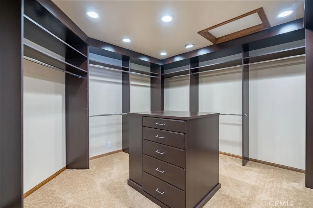 375 Berkshire Avenue La Canada Flintridge, CA 91011