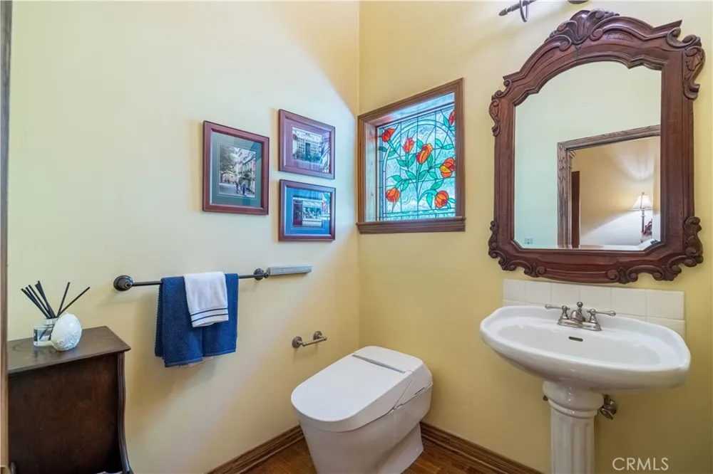 375 Berkshire Avenue La Canada Flintridge, CA 91011