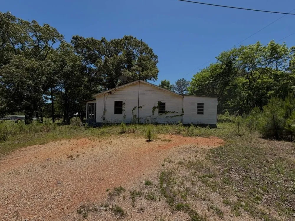 796 Shoemaker Road West Point, GA 31833