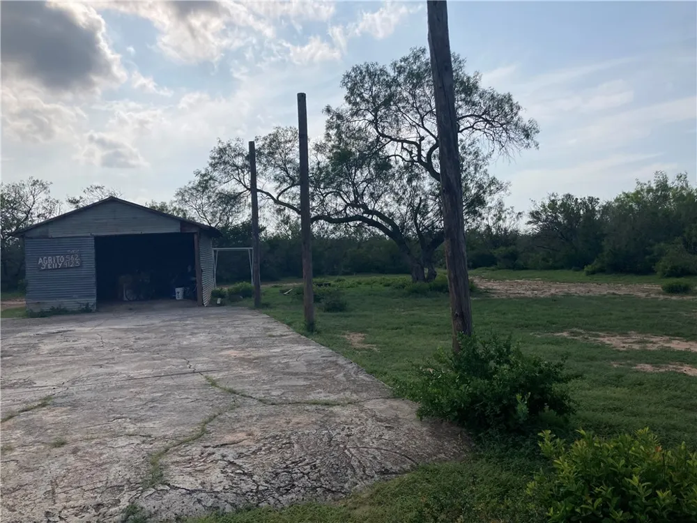 101 CR 101 San Diego, TX 78384