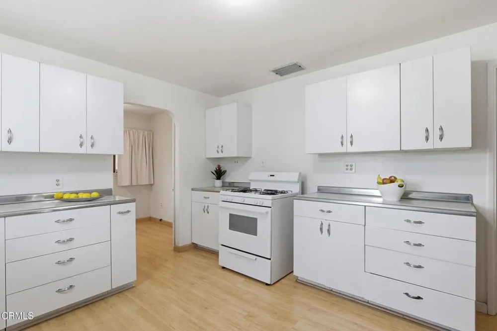 916 E Santa Paula Street Santa Paula, CA 93060