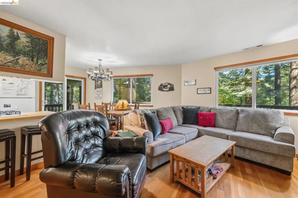 25209 E Jordan Way Long Barn, CA 95335