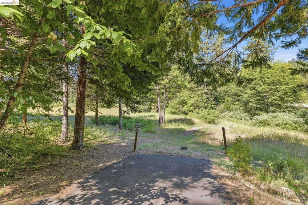 25209 E Jordan Way Long Barn, CA 95335
