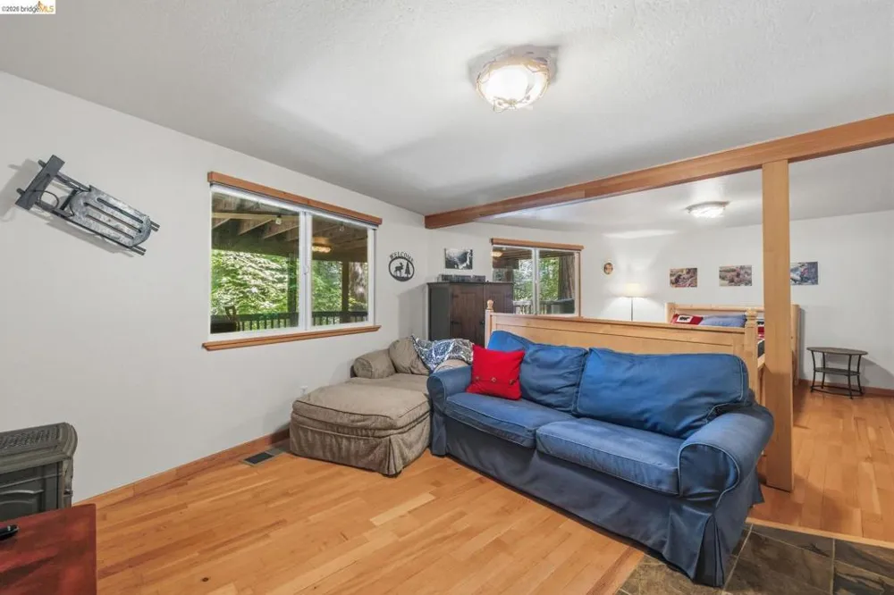 25209 E Jordan Way Long Barn, CA 95335
