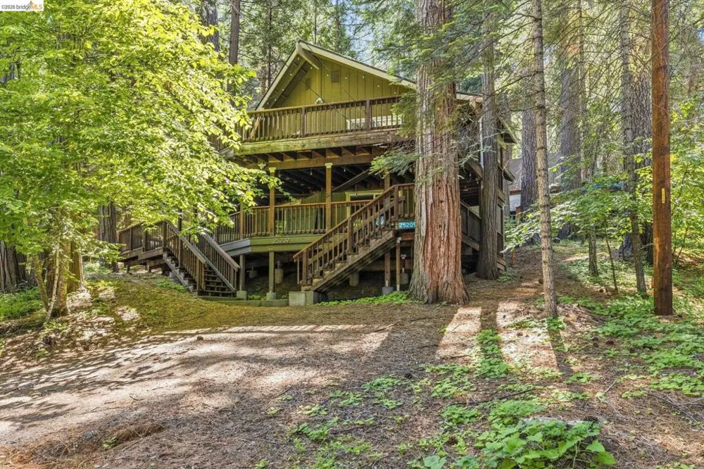 25209 E Jordan Way Long Barn, CA 95335