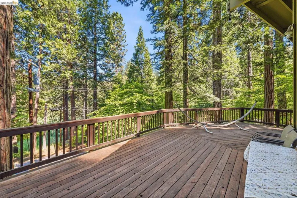 25209 E Jordan Way Long Barn, CA 95335
