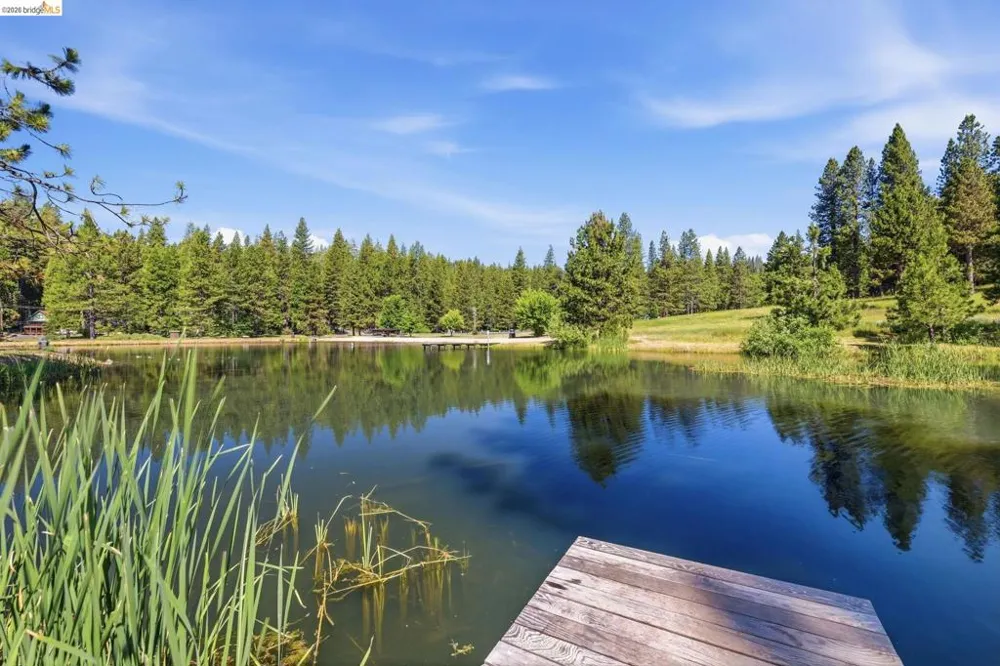 25209 E Jordan Way Long Barn, CA 95335
