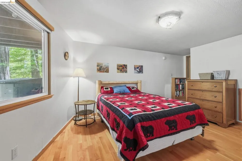 25209 E Jordan Way Long Barn, CA 95335