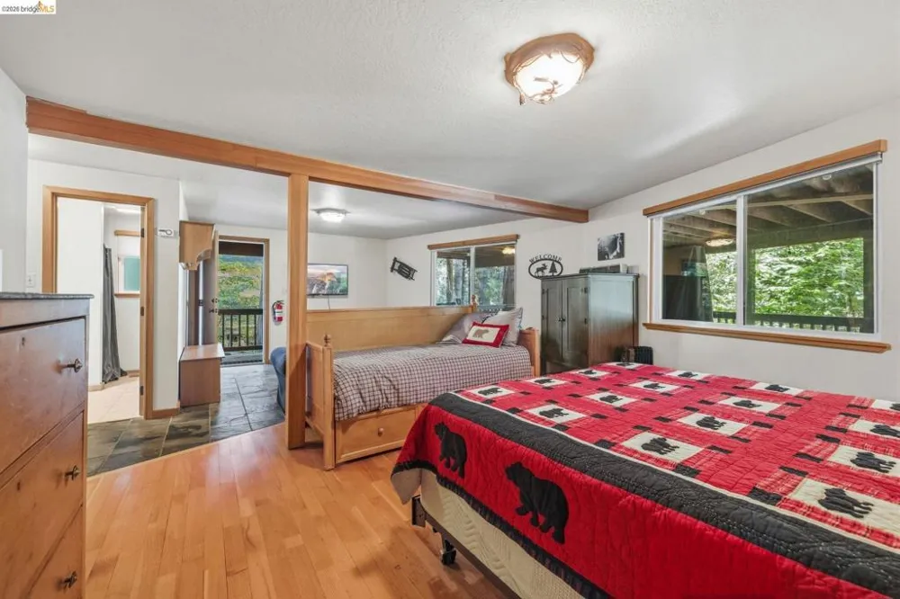 25209 E Jordan Way Long Barn, CA 95335