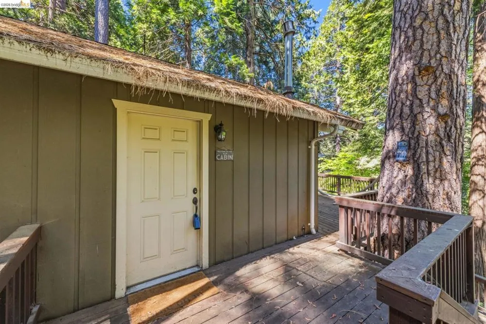 25209 E Jordan Way Long Barn, CA 95335