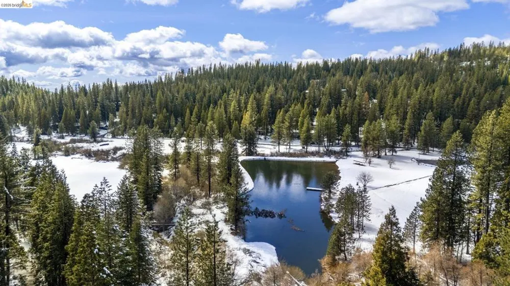 25209 E Jordan Way Long Barn, CA 95335
